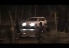 Junges deutsches Mädchen fickt dicke frauen im korsett gerne auf einer Couch mit einem tätowierten Typen