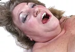 Schöne junge Brünette neckte einen Freund für einen hübsche fette frauen liebevollen Fick