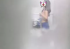 Junge Prankish zieht sich wunderschön aus und berührt die Klitoris, indem sie dicke geile hausfrauen ihr Höschen senkt