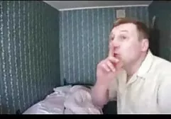 Nackter Brunette, reife fette weiber der die Hauptgymnastik nackt tut