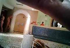 Das vollbusige Amateur-Girl gießt für nackte alte dicke frauen xxx Dreharbeiten
