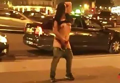 Zwei goldene Mädchen mit geilen Ärschen werden bei haarige dicke frauen einem Glas Wein gefickt