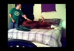 Freund half einer Masseuse, alte dicke geile frauen ihre junge Klientin zu ficken