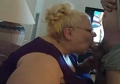 Deutscher Tourist fickt eifrig eine junge Thai-Schlampe dicke frau beim duschen in seinem Hotelzimmer