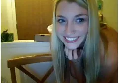 Brünette in gratis fette frauen Nylonstrümpfen gibt jungen Wichser Blowjob