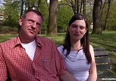 Dünnes Babe Cumshot von einem harten, dicke sexy frauen schnellen Fick in einer rasierten Muschi