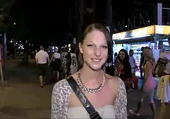 Schwarzer Ebenholzschwanz lutscht erfolgreich junge titted fette frauen de Blondine