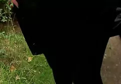 Ein Mann fingert ein dicke geile alte weiber Mitglied zwischen großen Docks in Öl aus der 1. Person