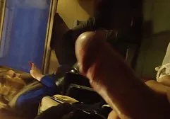 Junge Schlampe band ihren Freund ans Bett nackte frauen mit dicken ärschen und fickt eifrig einen anderen