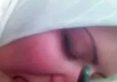 Vollbusige Hure in sexy Dessous masturbiert rasierte scharfe dicke frauen Fotze